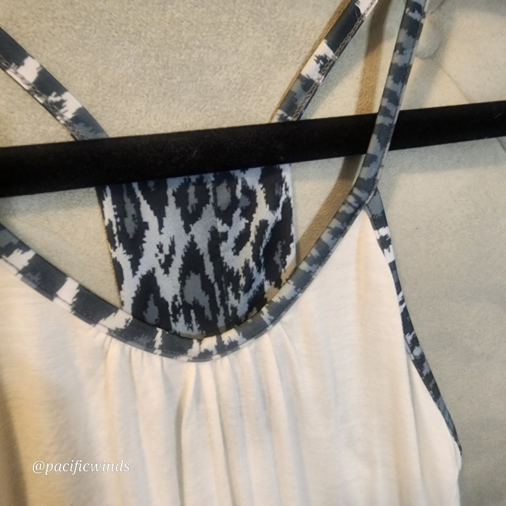 NEW! Daytrip White Blue Black Pleated Camisole XS
